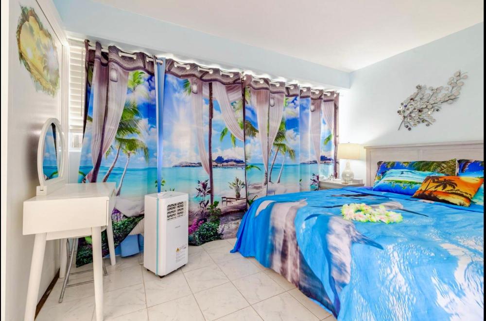 Apartment with Pool View interior